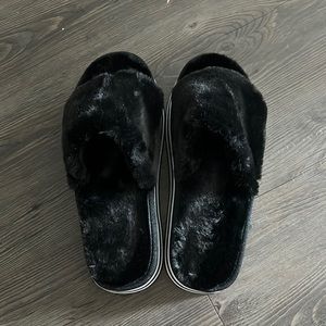 Fur heel slipper